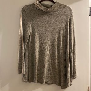 Long sleeve button work blouse